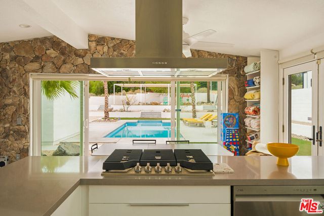 22 Gladys Circle, Palm Springs, CA 92262