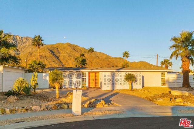22 Gladys Circle, Palm Springs, CA 92262