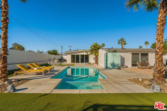 22 Gladys Circle, Palm Springs, CA 92262