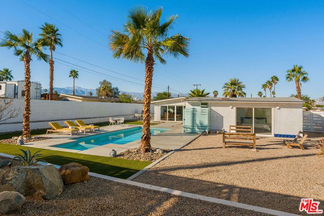 22 Gladys Circle, Palm Springs, CA 92262