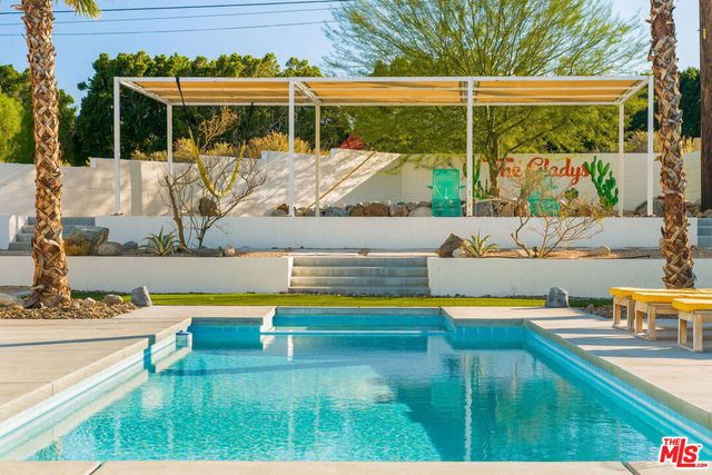 22 Gladys Circle, Palm Springs, CA 92262