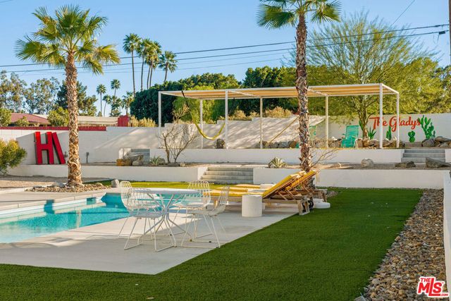 22 Gladys Circle, Palm Springs, CA 92262