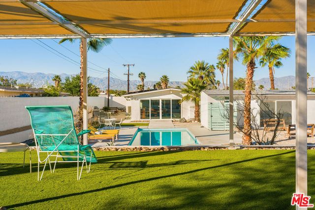 22 Gladys Circle, Palm Springs, CA 92262