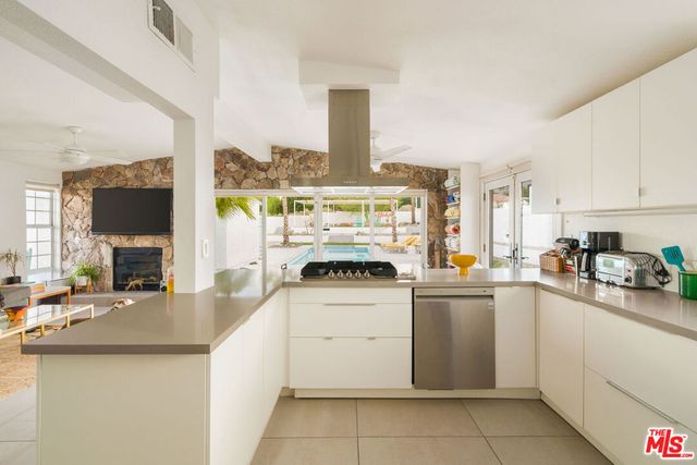 22 Gladys Circle, Palm Springs, CA 92262