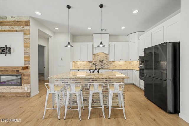 3233 W HORIZON Drive, Phoenix, AZ 85086