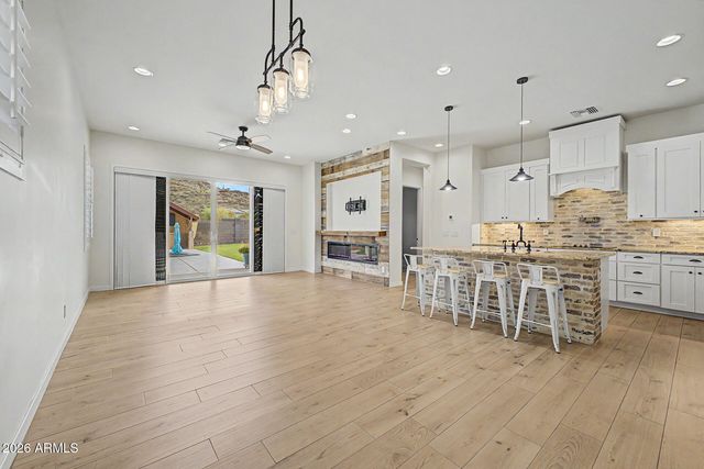 3233 W HORIZON Drive, Phoenix, AZ 85086