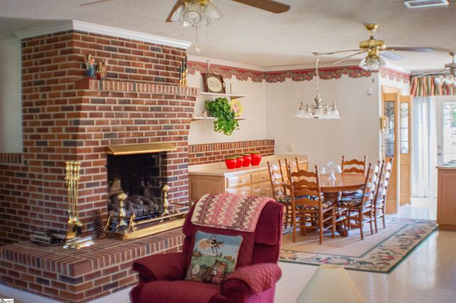 400 Wedgewood Drive, Greenville, SC 29609