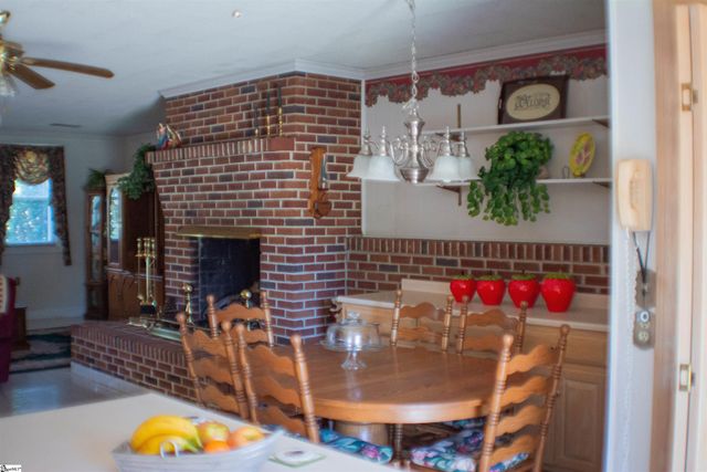 400 Wedgewood Drive, Greenville, SC 29609