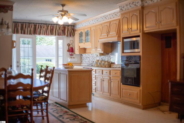 400 Wedgewood Drive, Greenville, SC 29609