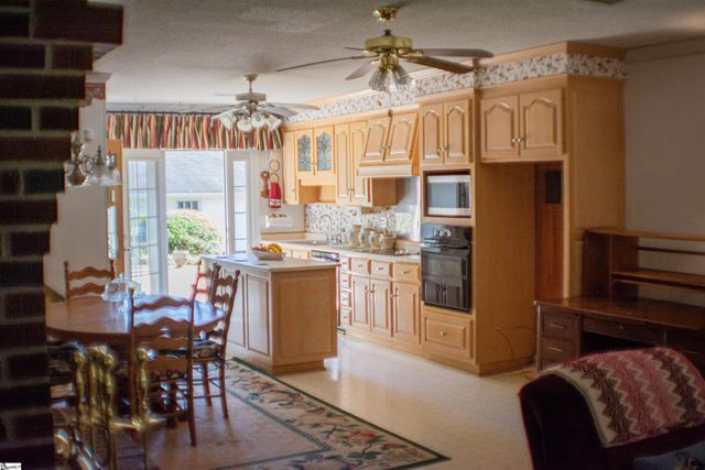 400 Wedgewood Drive, Greenville, SC 29609