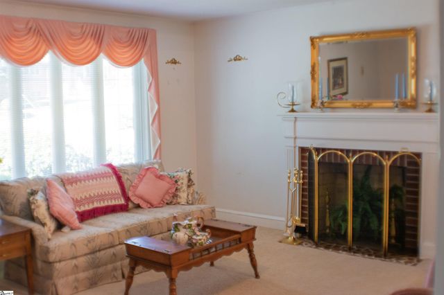 400 Wedgewood Drive, Greenville, SC 29609