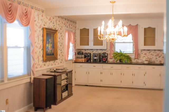 400 Wedgewood Drive, Greenville, SC 29609