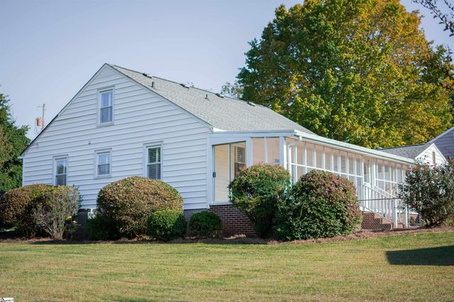 400 Wedgewood Drive, Greenville, SC 29609