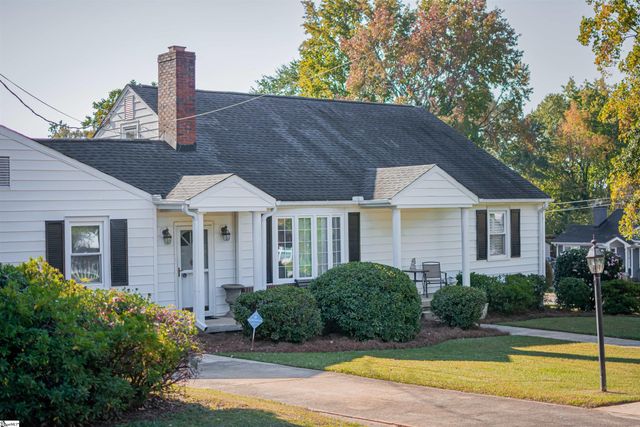 400 Wedgewood Drive, Greenville, SC 29609