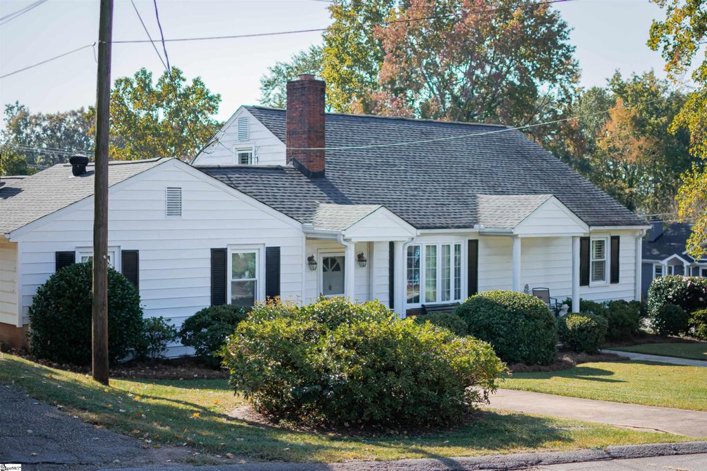 400 Wedgewood Drive, Greenville, SC 29609