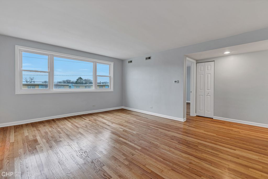 4949 Church Street 305, Skokie, IL 60077 — photo 2