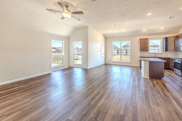 1012 Old Vine Road, Brenham, TX 77833