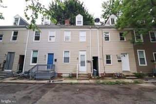320 WALLACE ST, York, PA 17403