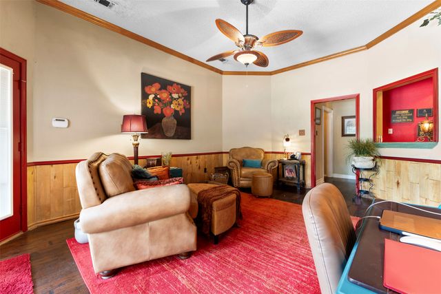 821 Red Oak Drive, Mansfield, TX 76063