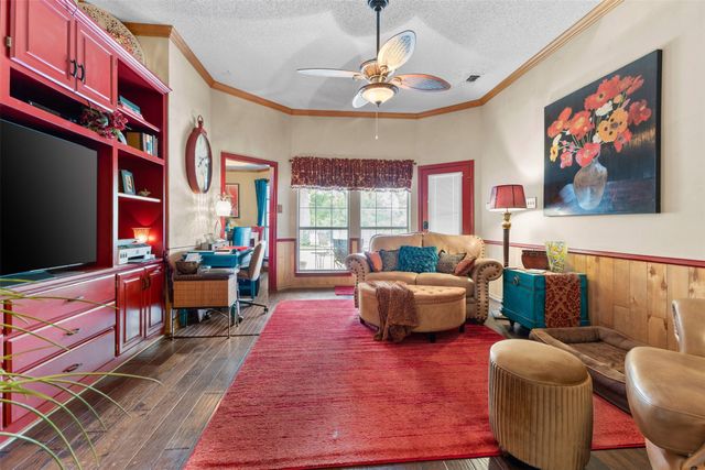 821 Red Oak Drive, Mansfield, TX 76063