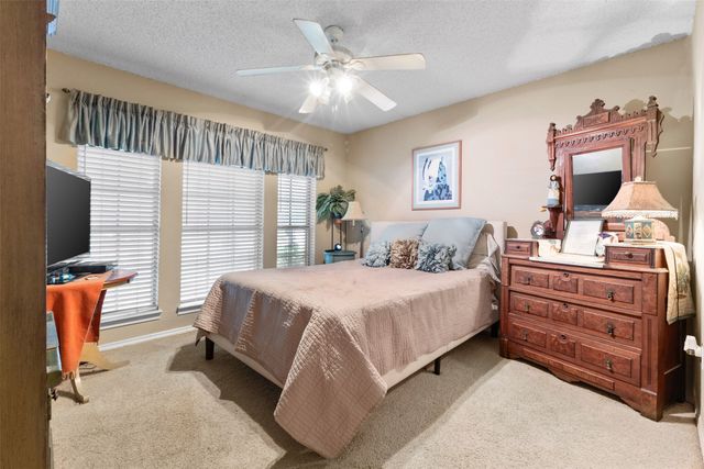 821 Red Oak Drive, Mansfield, TX 76063