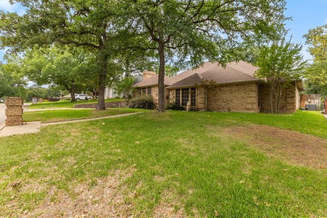 821 Red Oak Drive, Mansfield, TX 76063