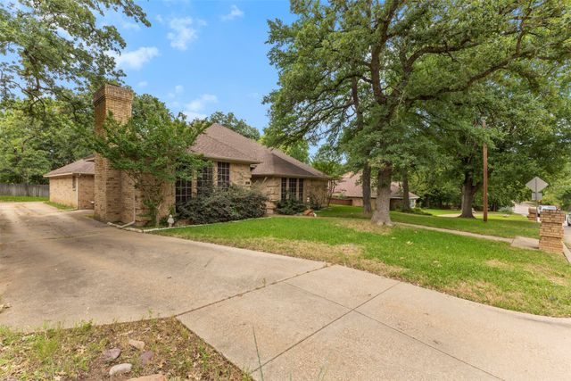 821 Red Oak Drive, Mansfield, TX 76063