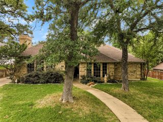 821 Red Oak Drive, Mansfield, TX 76063