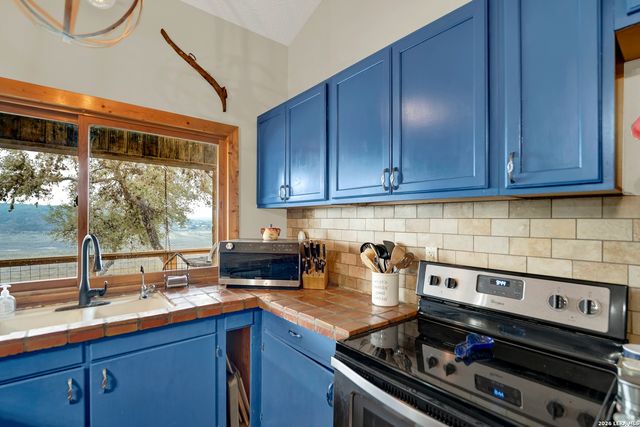 314 Sunset, Lakehills, TX 78063