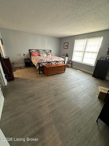 1201 Cedar Springs Pkwy, La Grange, KY 40031