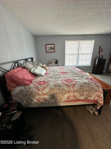 1201 Cedar Springs Pkwy, La Grange, KY 40031