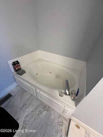 1201 Cedar Springs Pkwy, La Grange, KY 40031