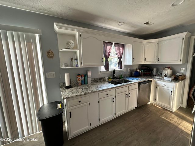 1201 Cedar Springs Pkwy, La Grange, KY 40031
