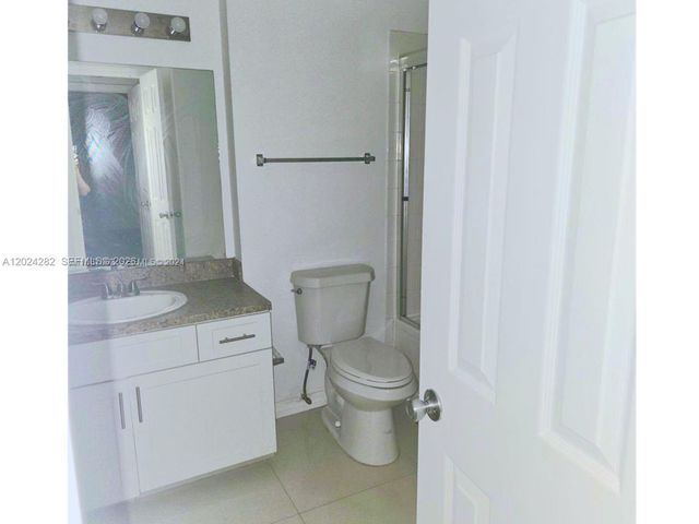 220 SW 116th Ave 15203, Pembroke Pines, FL 33025