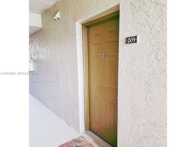 220 SW 116th Ave 15203, Pembroke Pines, FL 33025