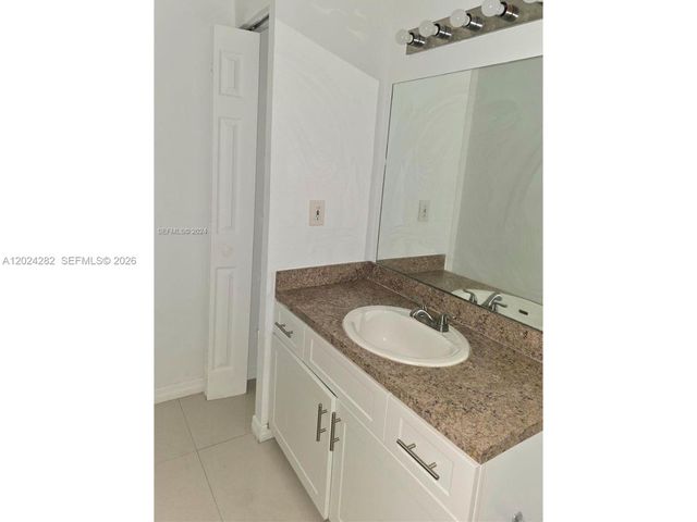 220 SW 116th Ave 15203, Pembroke Pines, FL 33025