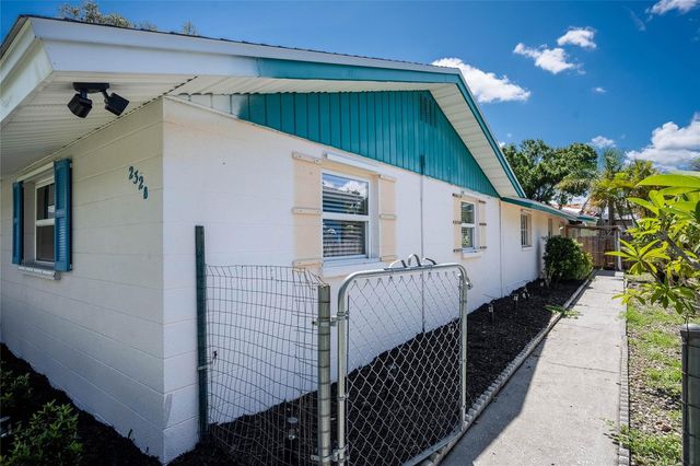 232 POCONO TRAIL E, Nokomis, FL 34275