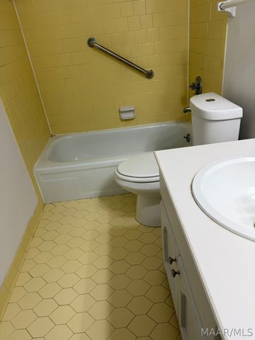 2105 BRIAR GATE Drive, Montgomery, AL 36116