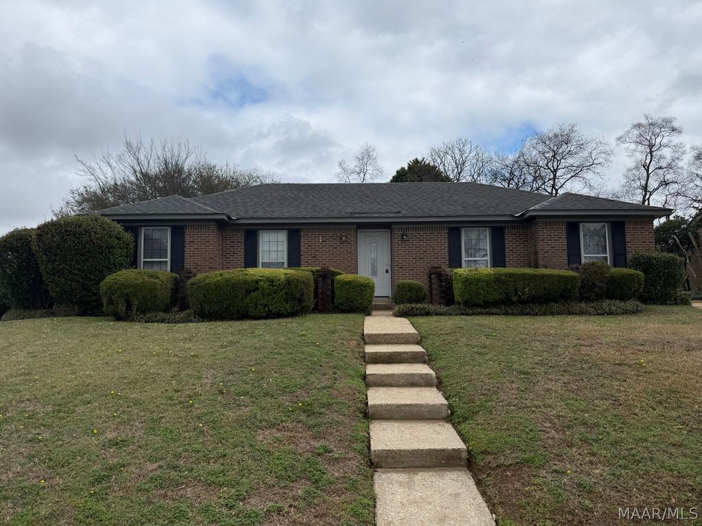 2105 BRIAR GATE Drive, Montgomery, AL 36116
