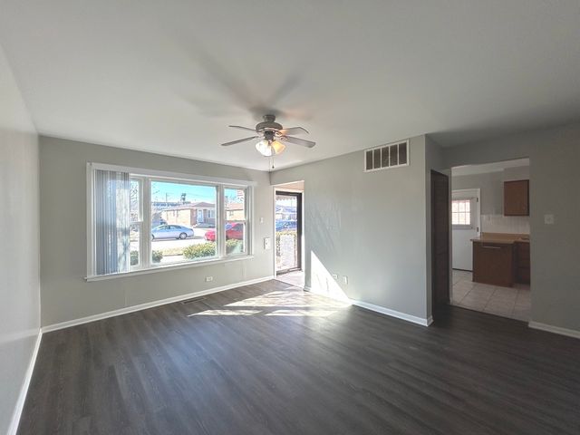 12725 S Saginaw Avenue, Chicago, IL 60633