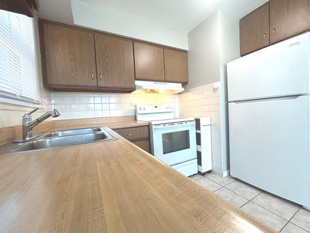 12725 S Saginaw Avenue, Chicago, IL 60633