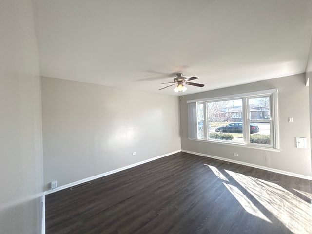 12725 S Saginaw Avenue, Chicago, IL 60633