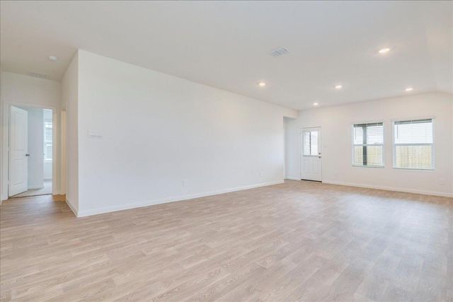 320 Yosemite DR, Kyle, TX 78640