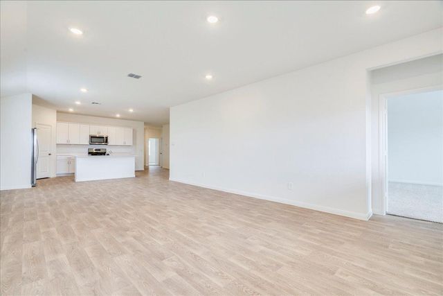 320 Yosemite DR, Kyle, TX 78640