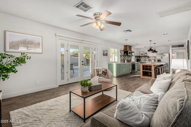 620 N 73RD Place, Scottsdale, AZ 85257