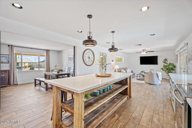 620 N 73RD Place, Scottsdale, AZ 85257