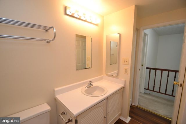 7985 TYSON OAKS CIR, Vienna, VA 22182