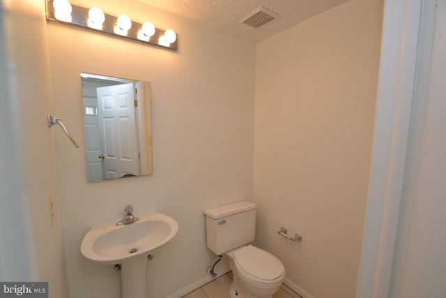 7985 TYSON OAKS CIR, Vienna, VA 22182