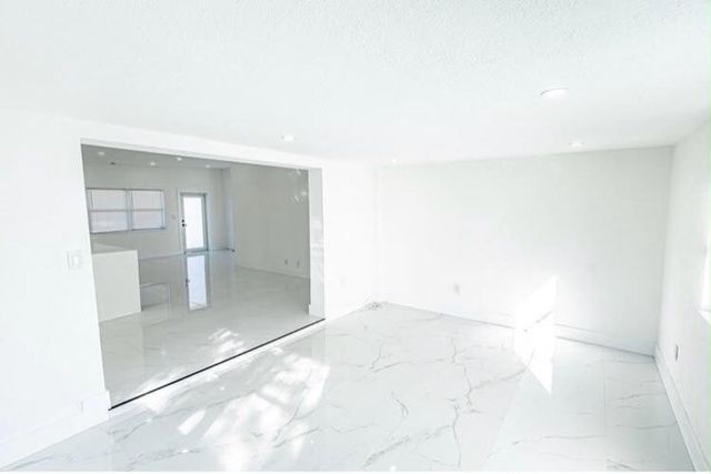 434 Australian Circle, West Palm Beach, FL 33403