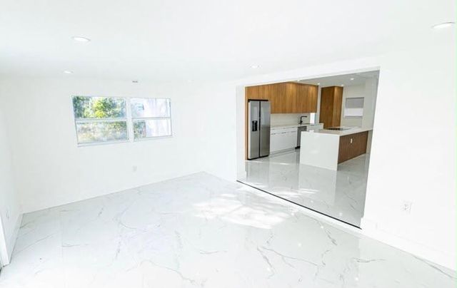 434 Australian Circle, West Palm Beach, FL 33403